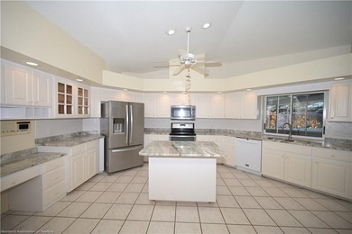 Freshly painted exterior! This large pool home has a lot of - photo 14