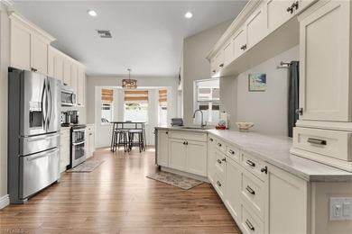 Ideally situated just moments from Mackle Park, this beautifully - photo 5