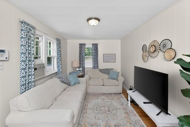 2 bed, 1.5 bath year round cottage on 240 acre, Spring Fed Long - photo 7