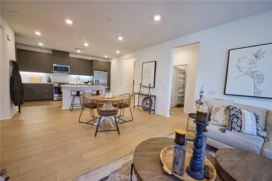 3 years new . 2 bed + den . 2 bath . 1,252 sq ft . Rancho - photo 8