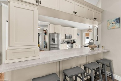 Ideally situated just moments from Mackle Park, this beautifully - photo 9