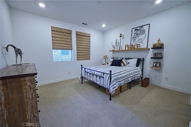 3 years new . 2 bed + den . 2 bath . 1,252 sq ft . Rancho - photo 10