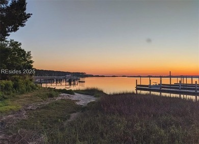 This unique corner lot situated on the desirable north end and - photo 25