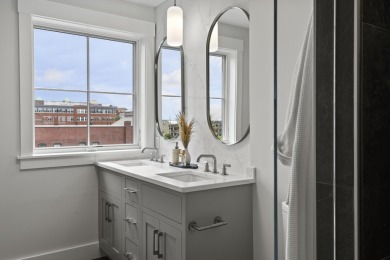 Located in Portland's desirable Eastern Waterfront, this