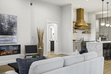 Located in Portland's desirable Eastern Waterfront, this