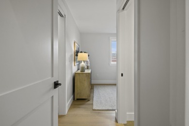 Located in Portland's desirable Eastern Waterfront, this