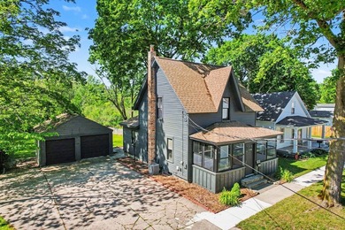 Welcome to 734 E. Green Street, a beautifully renovated - photo 3