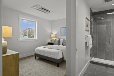 Located in Portland's desirable Eastern Waterfront, this