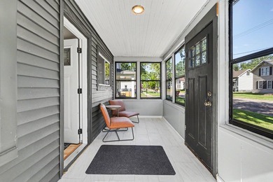 Welcome to 734 E. Green Street, a beautifully renovated - photo 5