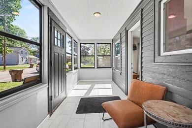 Welcome to 734 E. Green Street, a beautifully renovated - photo 6