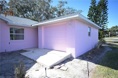 Freshly painted exterior! This large pool home has a lot of - photo 44