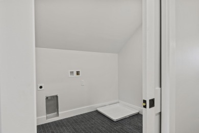 Located in Portland's desirable Eastern Waterfront, this