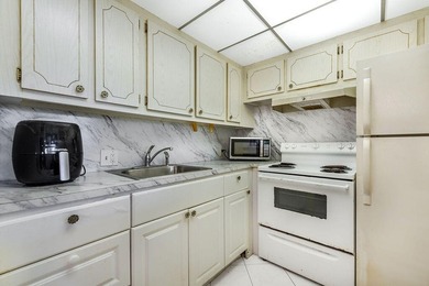 Lowest priced unit in Century Village. Located right next to - photo 9