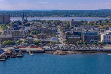 Located in Portland's desirable Eastern Waterfront, this