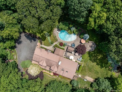 (private lake, pond, coastal) Home Sale Pending in Greenlawn New York
