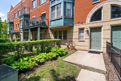 Lake Michigan - Cook County Townhome/Townhouse For Sale in Chicago Illinois
