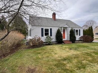 This beautifully maintained 3-bedroom, 2-bath Cape offers - photo 2