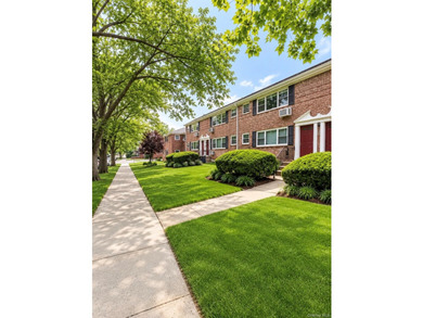 Welcome to this charming, sun-filled second-floor 1-bedroom - photo 7