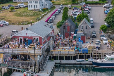 After 30+ years Shaw's Wharf and Lobster is For Sale. This - photo 1