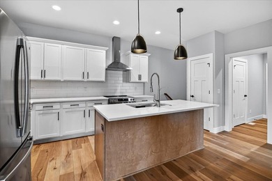 Moving-in ready! Brand New stunning Alterra Design Homes - photo 10