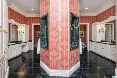 8.5 acre estate w/impeccable Georgian architecture set within a - photo 25
