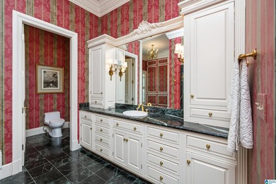 8.5 acre estate w/impeccable Georgian architecture set within a - photo 26
