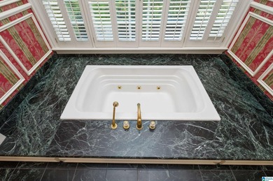 8.5 acre estate w/impeccable Georgian architecture set within a - photo 28