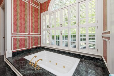 8.5 acre estate w/impeccable Georgian architecture set within a - photo 29