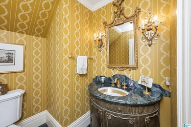 8.5 acre estate w/impeccable Georgian architecture set within a - photo 33