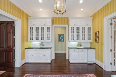 8.5 acre estate w/impeccable Georgian architecture set within a - photo 42