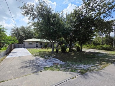 Are you looking for the perfect starter home? Check out this 2/1 - photo 3