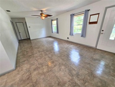 Are you looking for the perfect starter home? Check out this 2/1 - photo 9