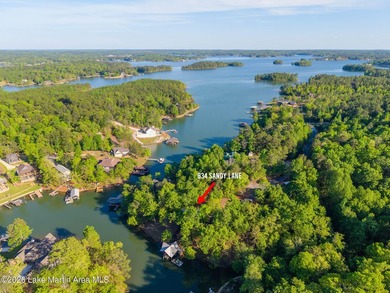 Offered mostly furnished, this 3 bedroom, 3.5 bath allows you to - photo 3