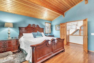 Offered mostly furnished, this 3 bedroom, 3.5 bath allows you to - photo 6