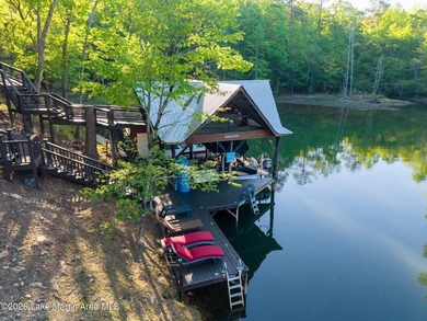 Offered mostly furnished, this 3 bedroom, 3.5 bath allows you to - photo 7