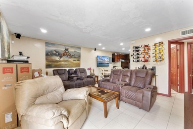 This income-producing duplex presents a fantastic opportunity - photo 5