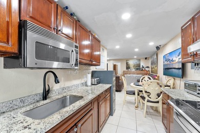 This income-producing duplex presents a fantastic opportunity - photo 6