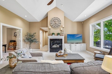 Gorgeous filled with natural light and move in ready, this - photo 6
