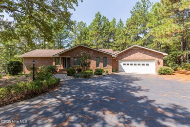 Seven Lakes Home For Sale in West End North Carolina