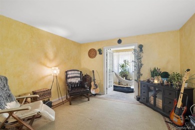 Welcome to 101 Clinton Avenue! This spacious third-floor - photo 6