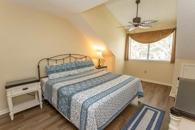This stunning two-bedroom, two-bath, second floor villa offers - photo 12