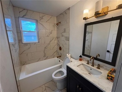 A GEM in Gentilly! Modern 3 bedroom 2 bathroom recent renovation - photo 15