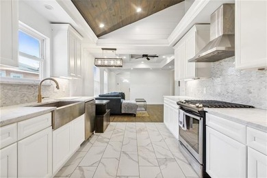 A GEM in Gentilly! Modern 3 bedroom 2 bathroom recent renovation - photo 18