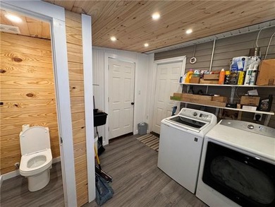 A GEM in Gentilly! Modern 3 bedroom 2 bathroom recent renovation - photo 19