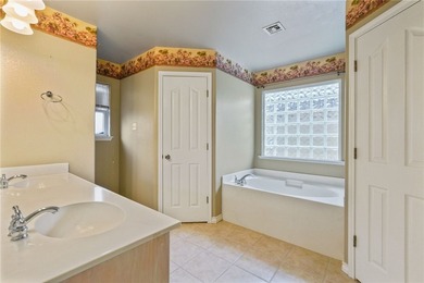 Welcome to this inviting three bedroom, two bathroom home with a - photo 21