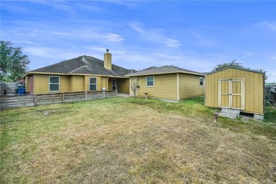 Welcome to this inviting three bedroom, two bathroom home with a - photo 28