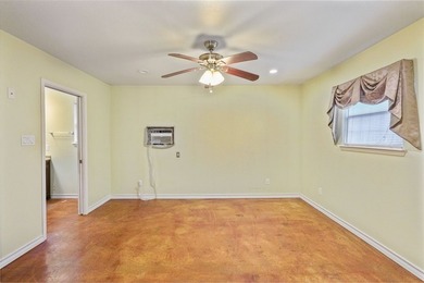 Welcome to this inviting three bedroom, two bathroom home with a - photo 31