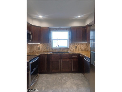 BANK OWNED property. With some TLC you can have instant equity - photo 9