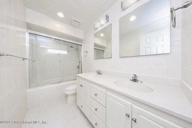 Well-maintained single-family home offering 3 bedrooms and 2 - photo 13