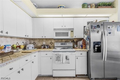 Welcome home to this charming 3-bedroom, 2-bath pool home - photo 8
